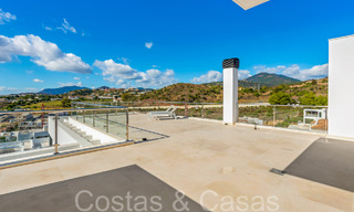 Nueva villa con estilo arquitectónico moderno en venta en el valle del golf de Nueva Andalucía, Marbella 65929 