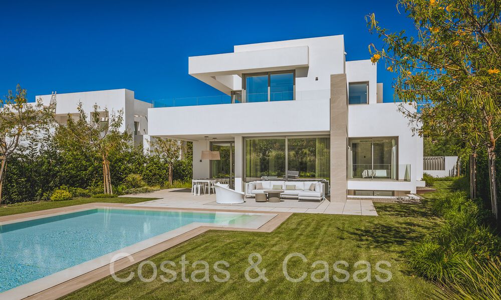 Sofisticadas villas de nueva construcción en venta en la Nueva Milla de Oro entre Marbella y Estepona 66093