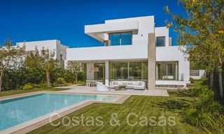 Sofisticadas villas de nueva construcción en venta en la Nueva Milla de Oro entre Marbella y Estepona 66093 