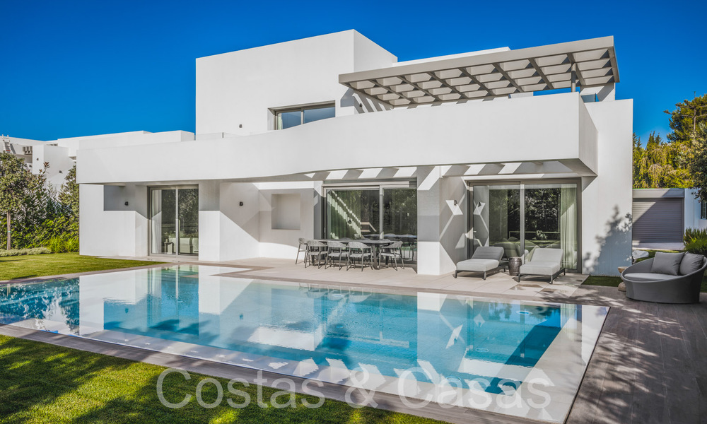 Sofisticadas villas de nueva construcción en venta en la Nueva Milla de Oro entre Marbella y Estepona 66110