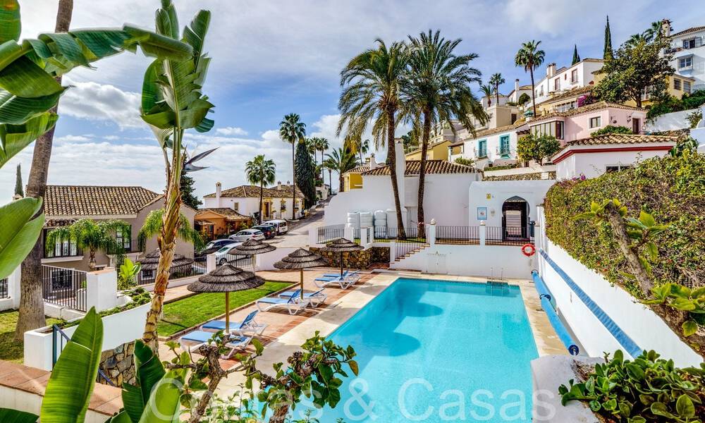 Pintoresca casa adosada con vistas al mar en venta en las colinas de Marbella - Benahavis 65944