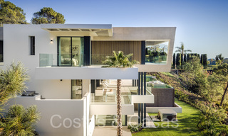 Nueva villa arquitectónica en venta en una urbanización segura en Marbella - Benahavis 66524 
