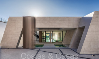 Nueva villa arquitectónica en venta en una urbanización segura en Marbella - Benahavis 66525 