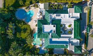 Villa magistral con estilo arquitectónico morisco-andaluz en venta, rodeada de campos de golf en el valle del golf de Nueva Andalucía, Marbella 67089