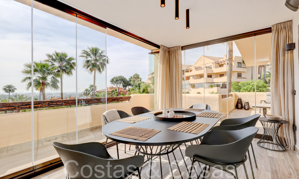 Listo para entrar a vivir, apartamento de lujo completamente reformado con vistas panorámicas al mar Mediterráneo en venta en Benahavis - Marbella 67188