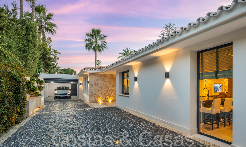 Sofisticada villa mediterránea de una sola planta en venta a pocos pasos del campo de golf Las Brisas en Nueva Andalucía, Marbella 67499