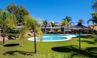 Apartamentos en venta en Nueva Andalucía - Marbella, a poca distancia de la playa y Puerto Banús 23119 