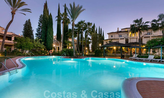Apartamentos y áticos de lujo a la venta en un exclusivo complejo de golf en primera línea en Nueva-Andalucía, Marbella 32118 