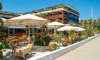 Apartamentos situado en hotel en primera línea de playa en Puerto Banús - Marbella 32061 