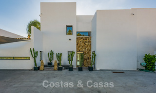 Villa exclusiva estilo moderno para comprar, campo de golf, Marbella - Benahavis 49494 