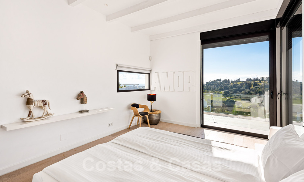 Villa exclusiva estilo moderno para comprar, campo de golf, Marbella - Benahavis 49500