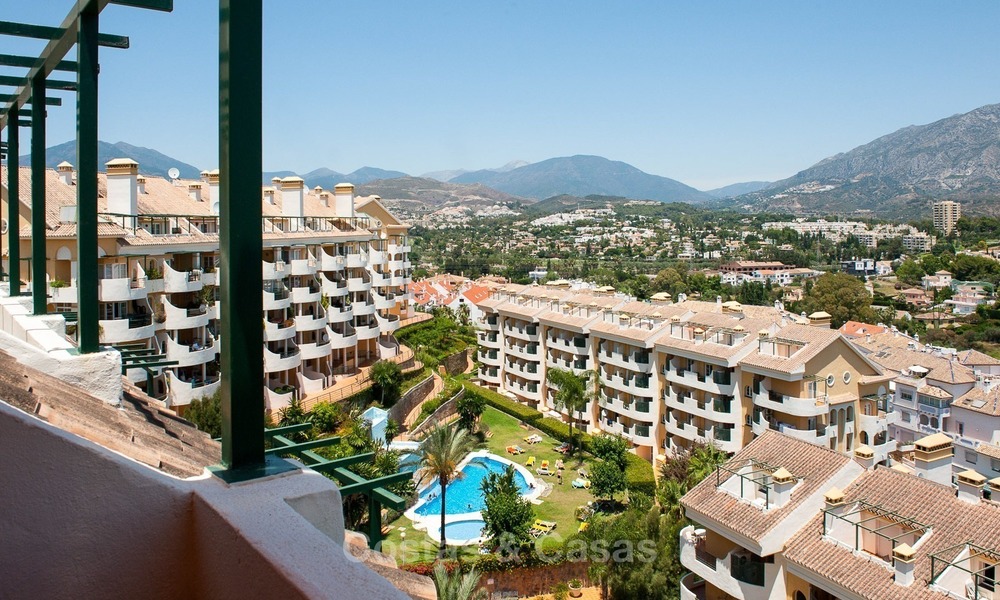 Apartamentos en venta a poca distancia de todas las comodidades y Puerto Banús en Nueva Andalucía, Marbella 1137