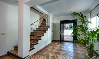 Tradicional villa mediterránea de lujo en una gran parcela en venta en la Milla de Oro de Marbella 44216 