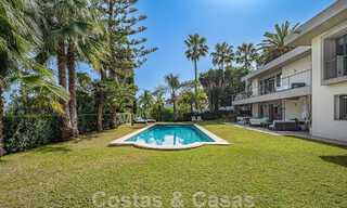 Moderna villa de lujo en venta en el valle del golf de Nueva Andalucia, a poca distancia de Puerto Banús, Marbella 51027 
