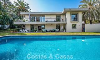 Moderna villa de lujo en venta en el valle del golf de Nueva Andalucia, a poca distancia de Puerto Banús, Marbella 51029 