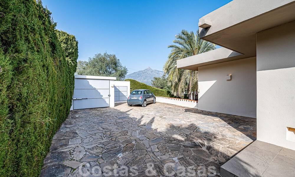 Moderna villa de lujo en venta en el valle del golf de Nueva Andalucia, a poca distancia de Puerto Banús, Marbella 51064