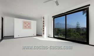 Villa Contemporánea en venta en Nueva Andalucía - Marbella 23385 