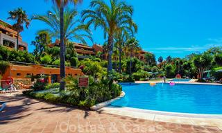 Apartamentos de lujo en venta cerca de la playa en un prestigioso complejo, justo al este de la ciudad de Marbella 22985 