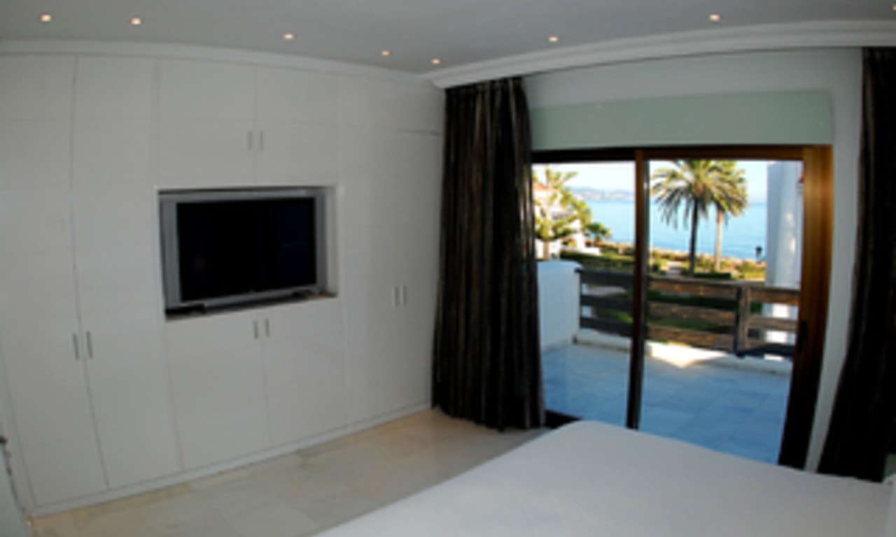 Casa adosada en primera línea de playa en venta – Milla de Oro – Marbella – Puerto Banús. 14