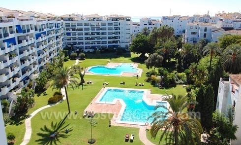 Ático apartamento en venta centro Puerto Banús, Marbella 