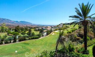 Apartamentos en primera línea de golf en un complejo de golf en Mijas, Costa del Sol. 30540 