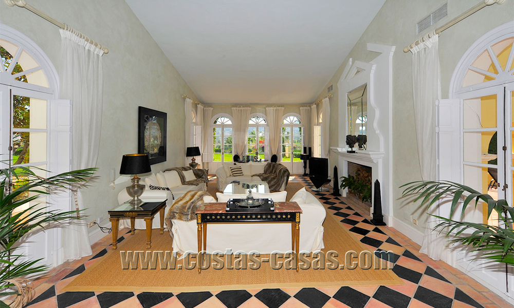 Villa - palacete de estilo clásico a la venta en Nueva Andalucía, Marbella 22671