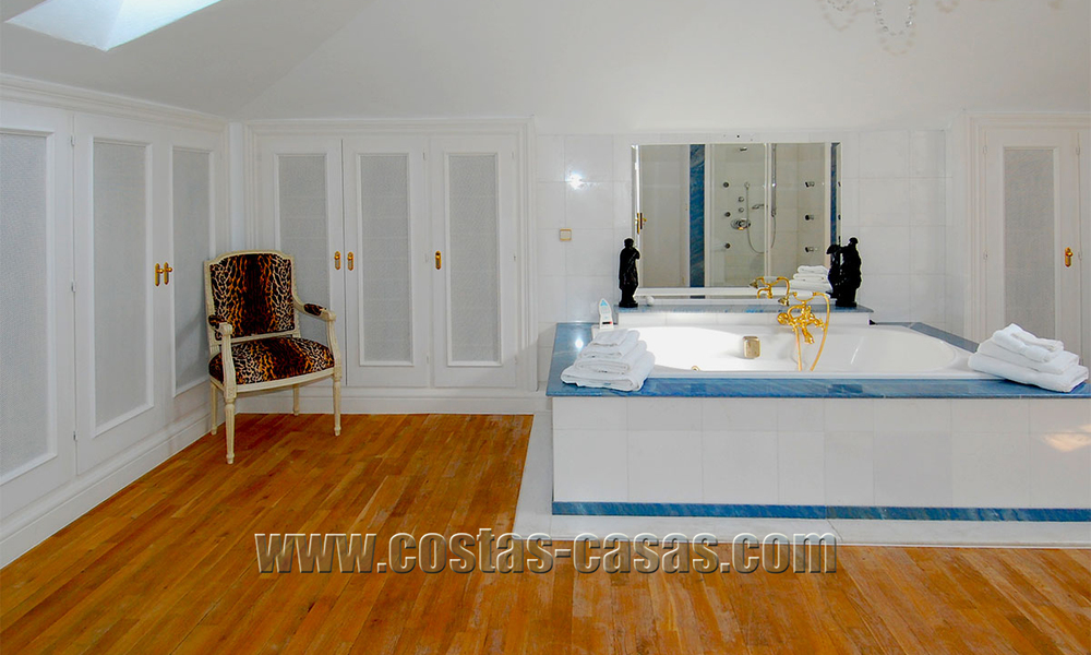Villa - palacete de estilo clásico a la venta en Nueva Andalucía, Marbella 22697