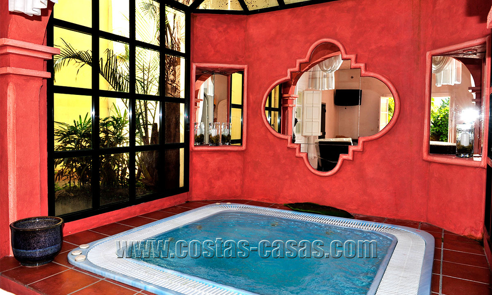 Villa - palacete de estilo clásico a la venta en Nueva Andalucía, Marbella 22704