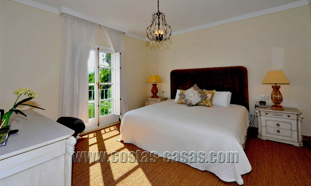 Villa - palacete de estilo clásico a la venta en Nueva Andalucía, Marbella 22706