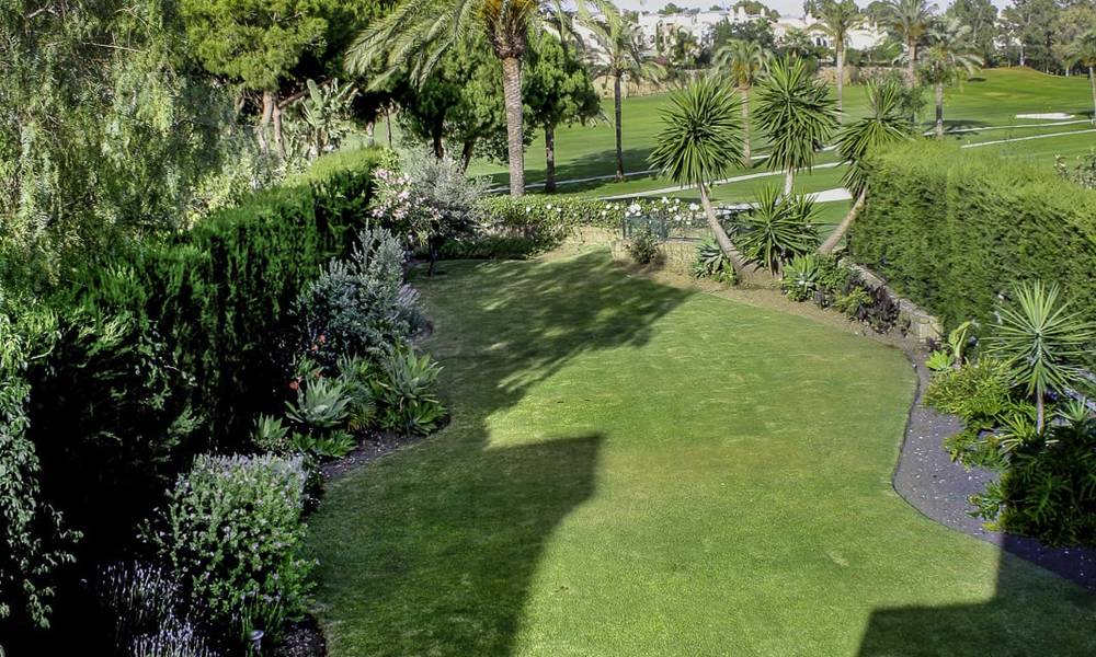 Villa pareada muy acogedora en primera línea de golf en el Oeste de Marbella 14104