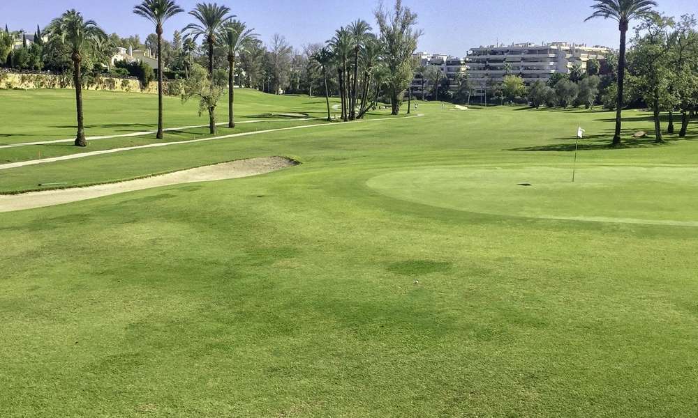 Villa pareada muy acogedora en primera línea de golf en el Oeste de Marbella 14115