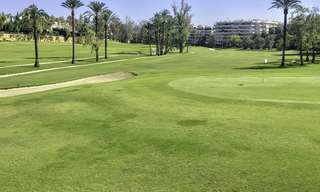Villa pareada muy acogedora en primera línea de golf en el Oeste de Marbella 14115 