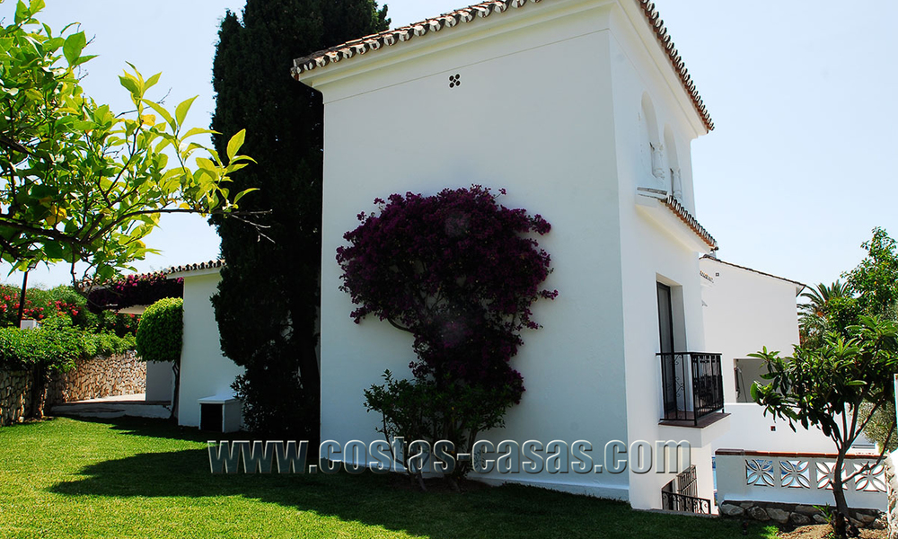 Villa renovada a la venta en Benahavis - Marbella con vistas al mar 28724