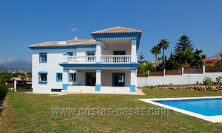 Villa de estilo andaluz en el golf a la venta en Nueva Andalucía, Marbella 29761 
