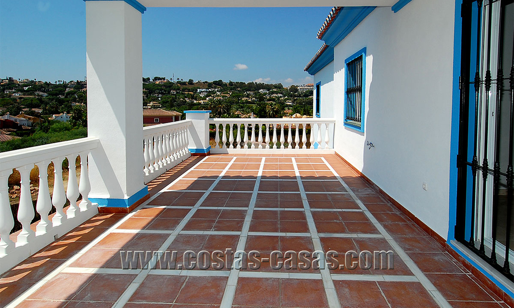 Villa de estilo andaluz en el golf a la venta en Nueva Andalucía, Marbella 29764
