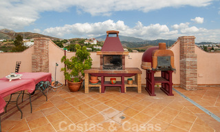 Villa de estilo andaluz dentro en campo de golf a la venta en Marbella - Benahavis con vistas al mar 31159 