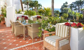 Propiedad en venta en Puerto Banus, Marbella: ático apartamento de lujo en frente al mar 22470 