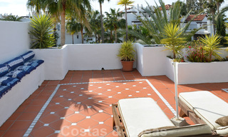 Propiedad en venta en Puerto Banus, Marbella: ático apartamento de lujo en frente al mar 22475 