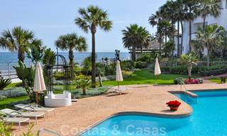 Propiedad en venta en Puerto Banus, Marbella: ático apartamento de lujo en frente al mar 22501 