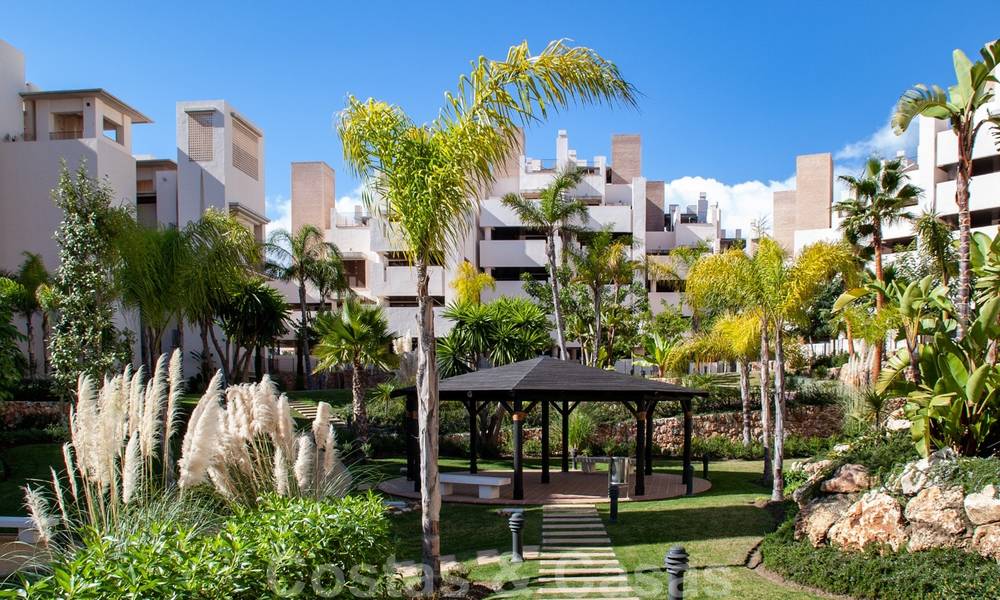 En Venta: Nuevos Apartmentos en primera linea de playa, Nueva Milla de Oro, Marbella - Estepona 25463