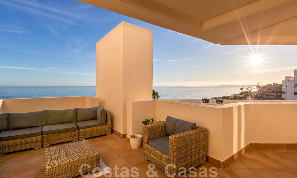 En Venta: Nuevos Apartmentos en primera linea de playa, Nueva Milla de Oro, Marbella - Estepona 25490