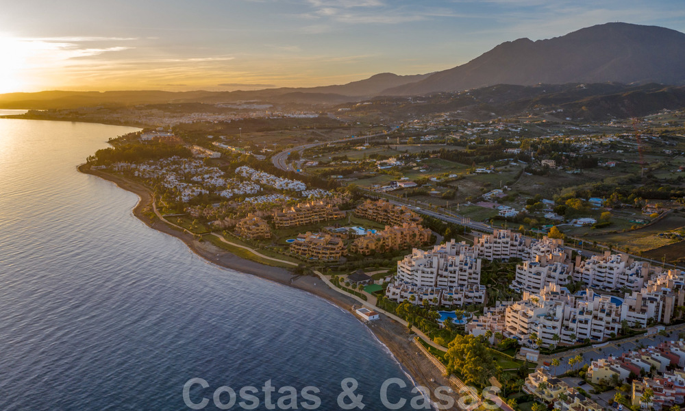 En Venta: Nuevos Apartmentos en primera linea de playa, Nueva Milla de Oro, Marbella - Estepona 25499