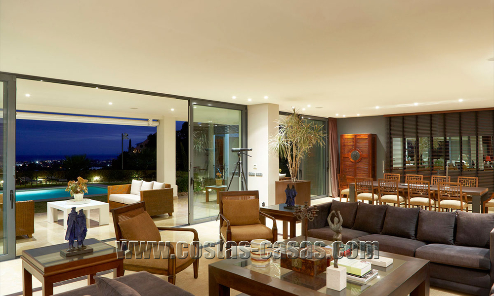 Villa de lujo en venta en una parte privilegiada de Marbella - Benahavís con vistas al mar 30360