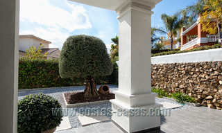 Villa moderna espaciosa, totalmente renovada en venta en Nueva Andalucía, Marbella 30150 