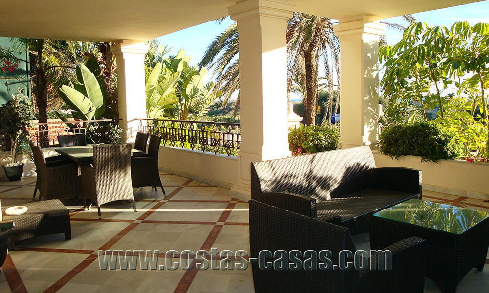 ¡Oportunidad! ¡Venta urgente! Apartamento exclusivo en primera línea de playa a la venta en Marbella 8426