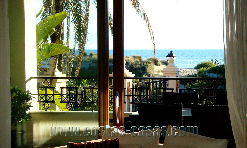 ¡Oportunidad! ¡Venta urgente! Apartamento exclusivo en primera línea de playa a la venta en Marbella 8418