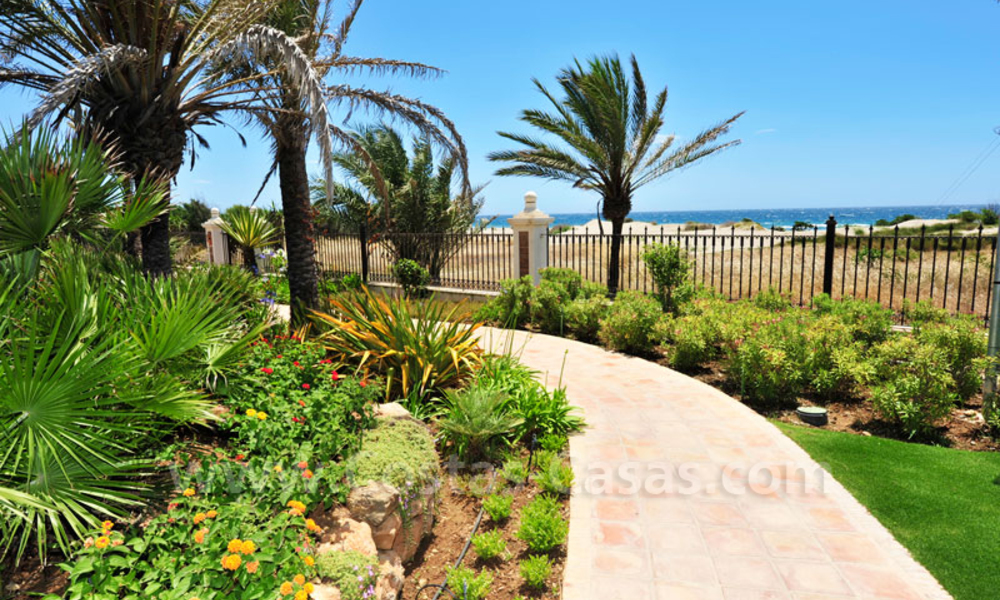 ¡Oportunidad! ¡Venta urgente! Apartamento exclusivo en primera línea de playa a la venta en Marbella 8412