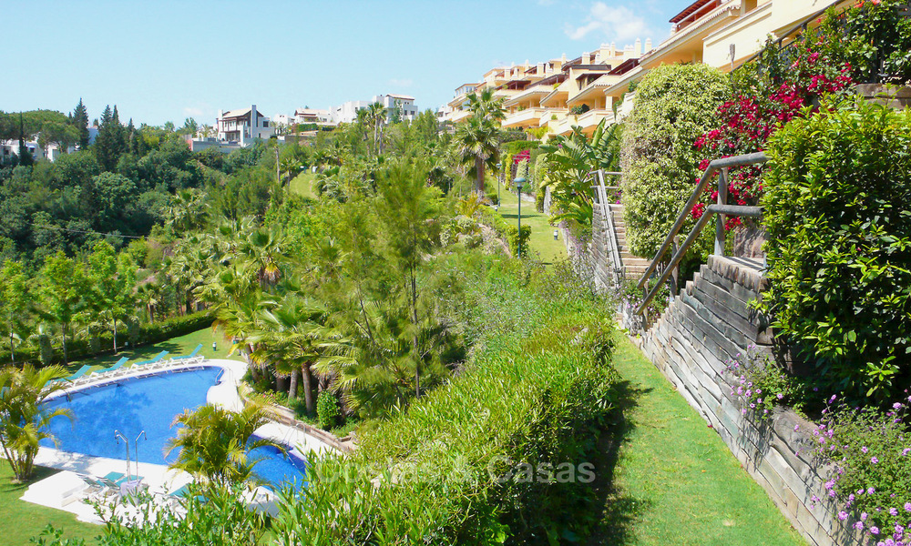 Apartamentos y aticos en venta - Milla de Oro - Marbella con vistas al mar 30003