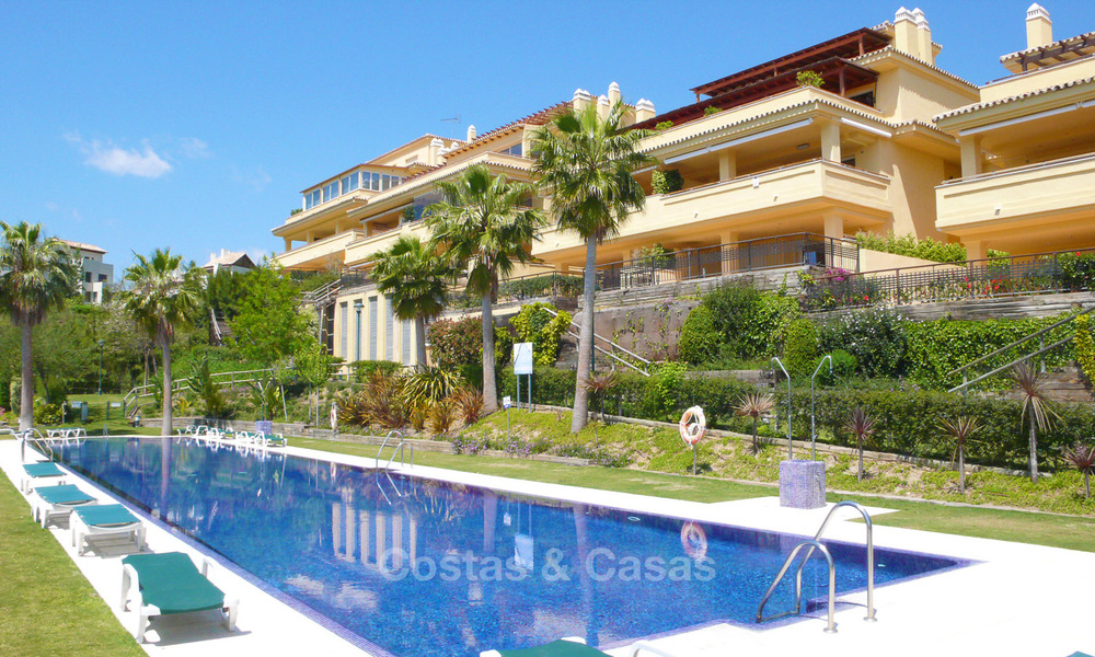 Apartamentos y aticos en venta - Milla de Oro - Marbella con vistas al mar 30005