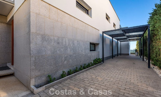 Villa moderna lista para entrar a vivir en venta con impresionantes vistas al mar, al este del centro de Marbella 787817 